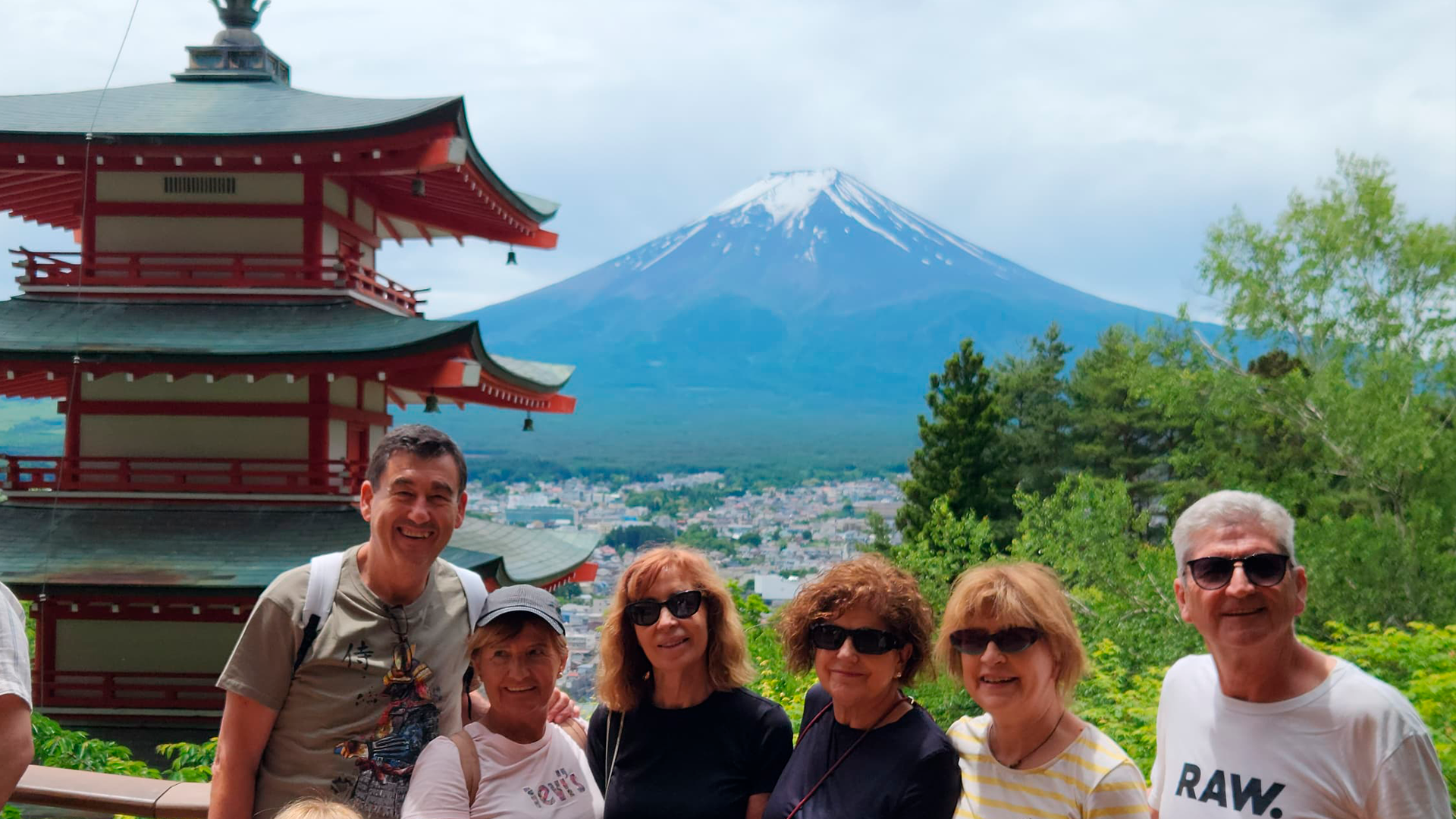 Grupo NOVAV en la zona del monte Fuji